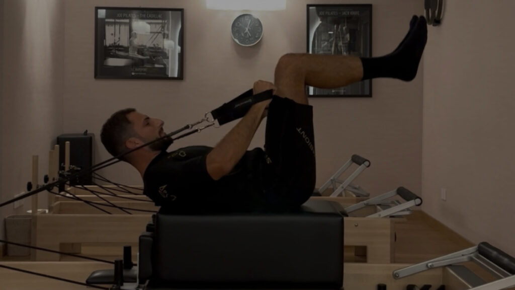 Esercizio su Reformer con tuta EMS presso Urban Fitness Palermo